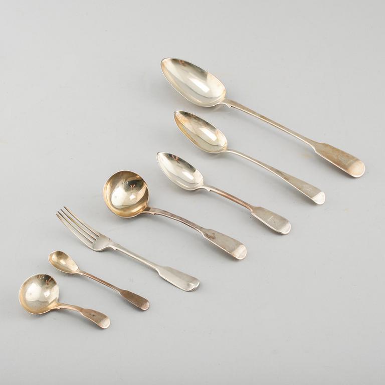 A 19th century set of English silverware, 34 pcs. Weight 1729 g.