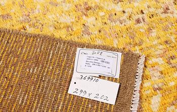 A modern design Moroccan carpet, c. 299 x 202 cm.