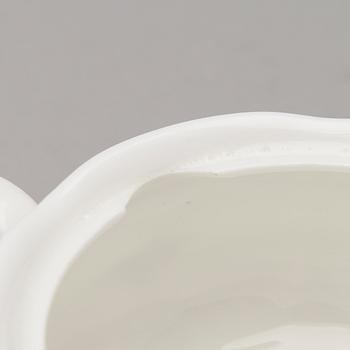 A 43-piece porcelain dinnerware set, "Blå blom", Gustavsberg.