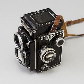 Rolleiflex 2,8 E with Planar 1:2,8 f=80 mm camera no 1626501, Germany, 1956-59.