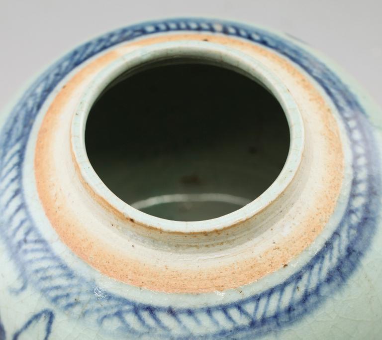 STEKFAT samt BOJANER, 2 st, porslin, Kina, 1800-tal.