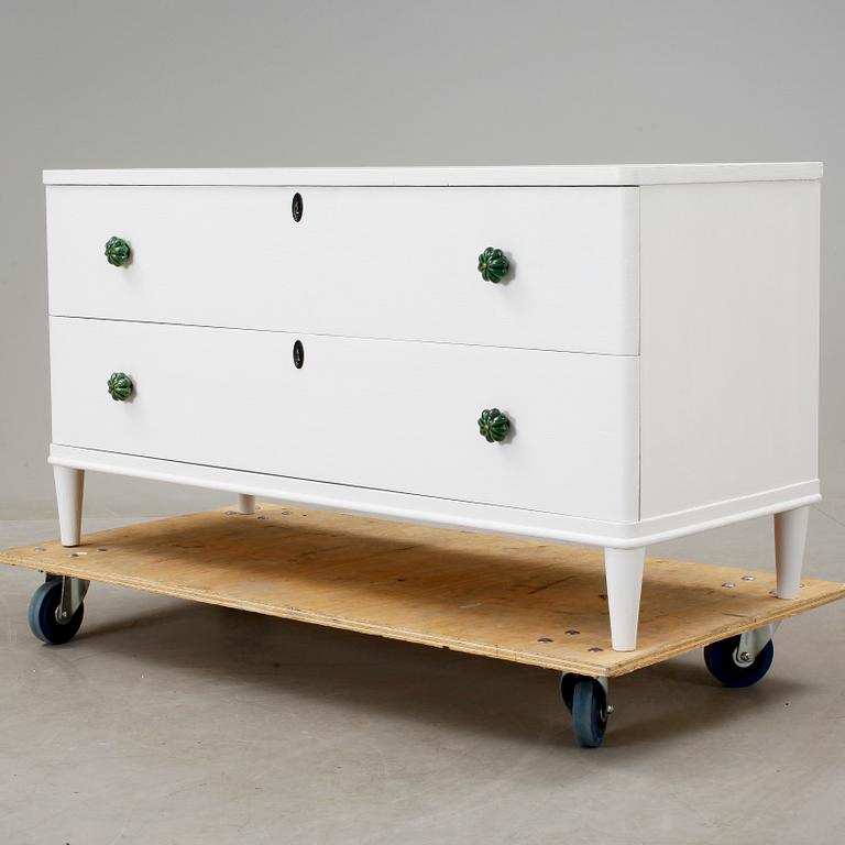 BYRÅ / SIDEBOARD, 1900-talets andra hälft.