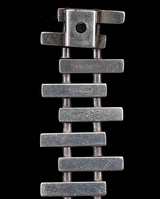 ARMBAND, sterling silver, Bent Knudsen, Danmark 1962. Vikt 53 g.