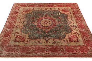 A silk Quum, c. 244 x 237 cm.