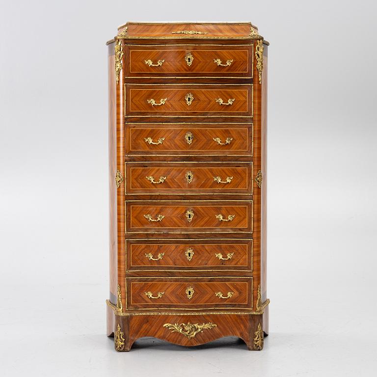Chest of drawers, Louis XV style, France, first half of the 20th century.