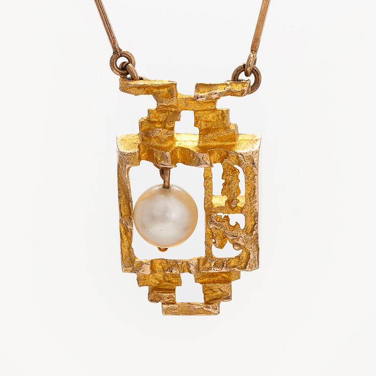 Björn Weckström, necklace, "Magic Pearl", cultured pearl, 14K gold.