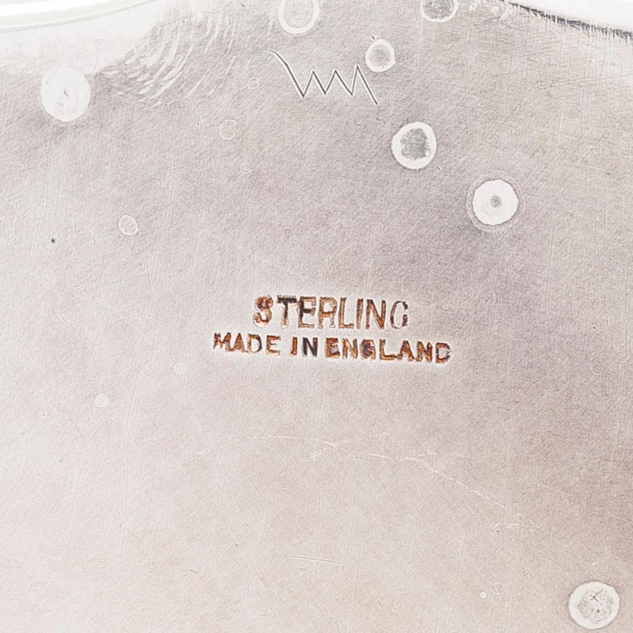 Visitkortsbrickor, 2 st, sterling silver, Viner's Ltd, Sheffield 1932 och 1940.