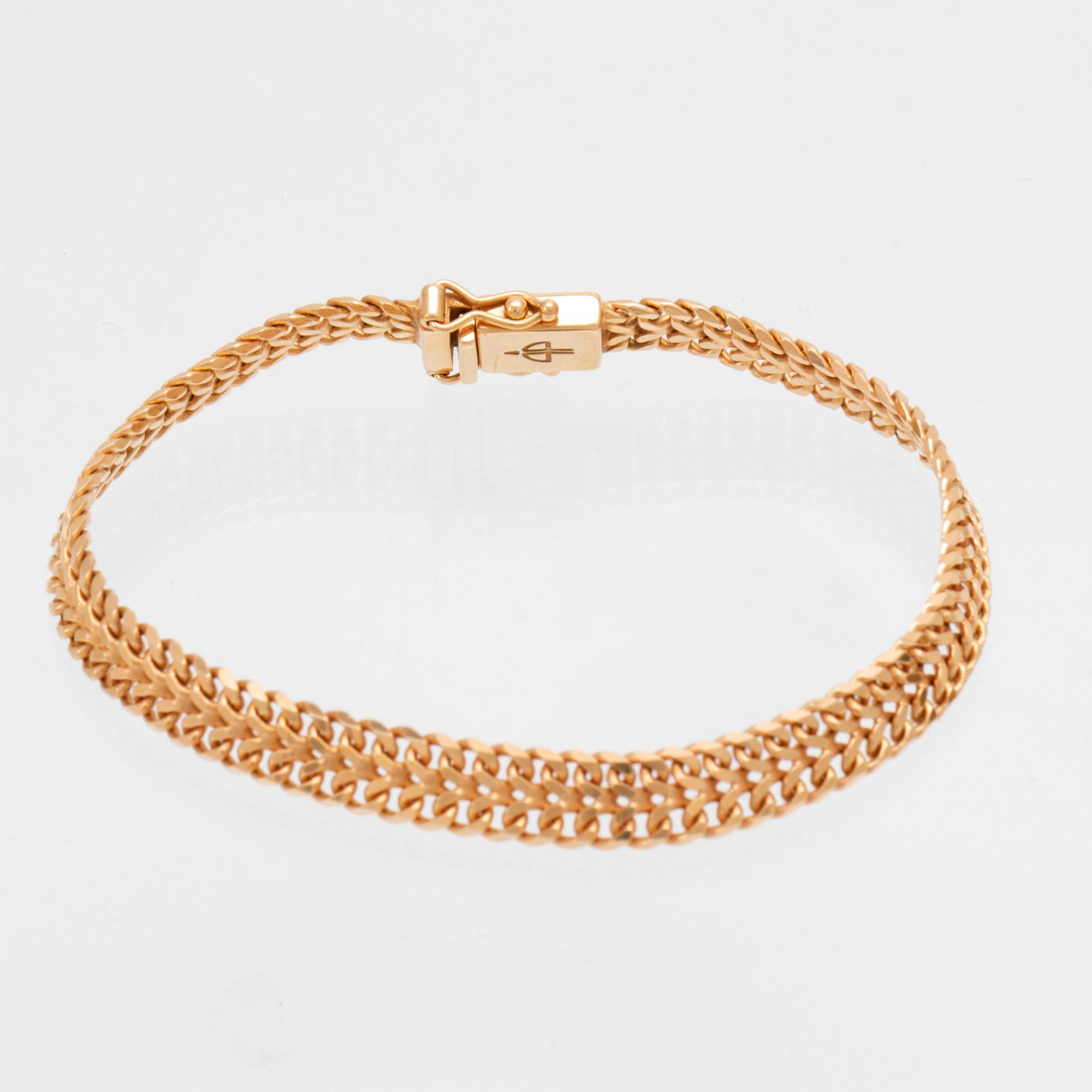 An 18K gold bracelet by Balestra.