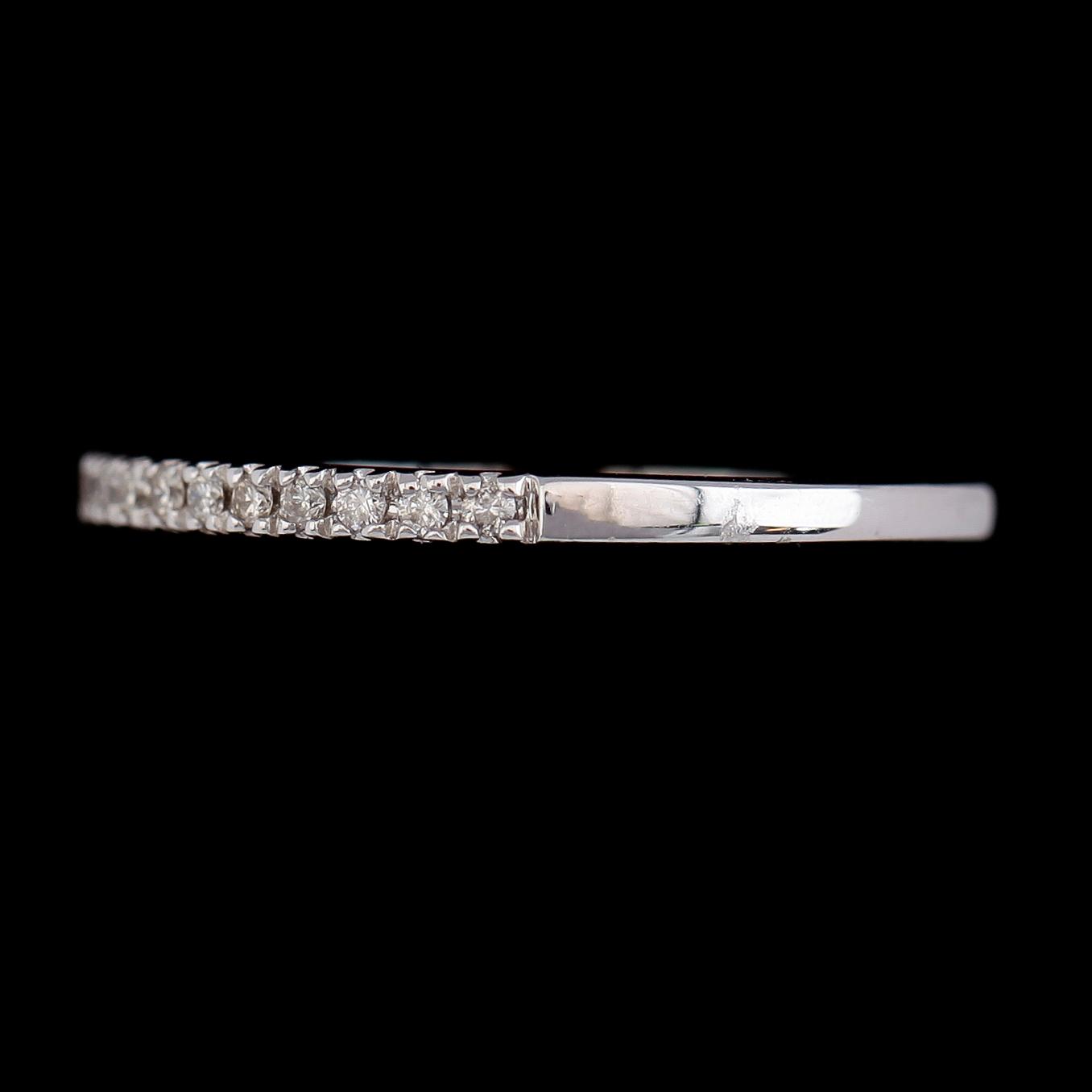 RING, 14K vitguld, briljantslipade diamanter tot ca 0.20 ct. Vikt ca 2 g.