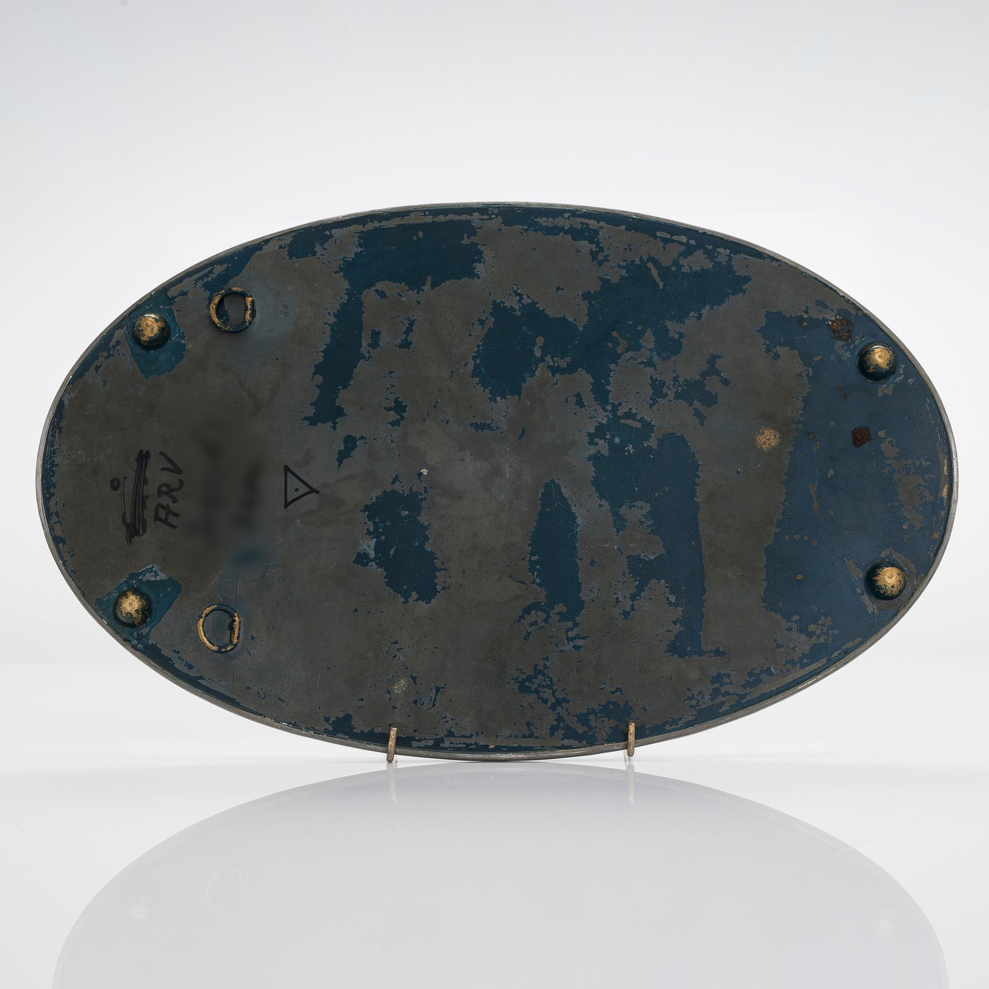 Peili/peilialusta/pöytäkoriste, hiottua lasia, noin vuodelta 1900.