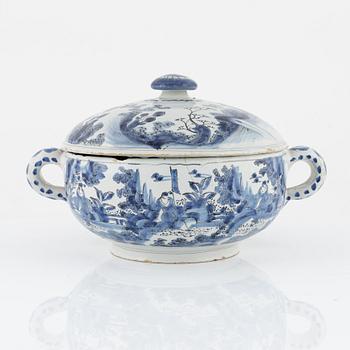 A faiance tureen s.k. kallskålskål, 18th Century.
