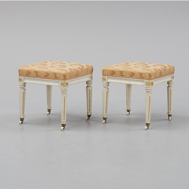 Taburetter, ett par, gustaviansk stil, 1800-talets slut.