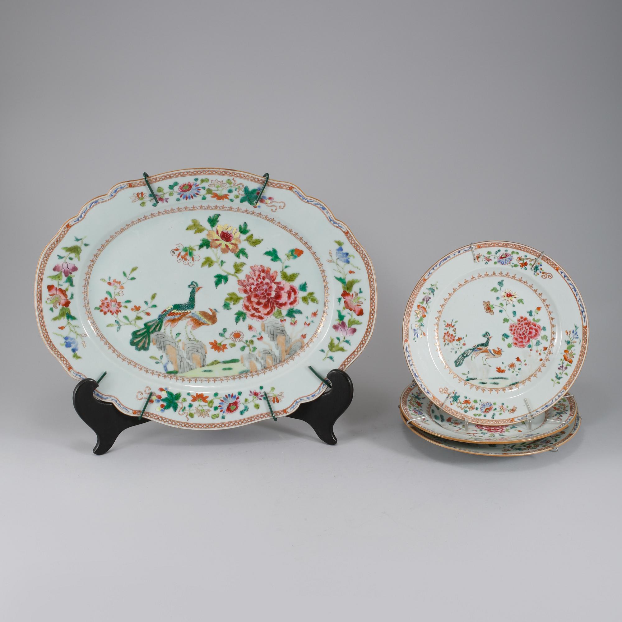 STEKFAT samt TALLRIKAR, 3 st, porslin, Kina, 1700-tal.