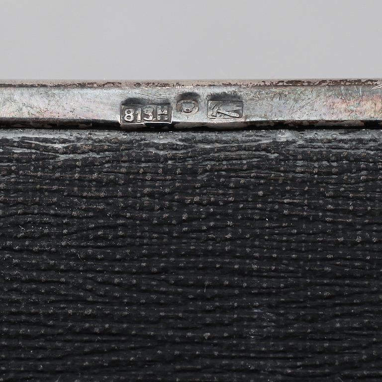 CIGARETTETUI, silver, 1930-tal. Vikt med inredning ca 407 g.