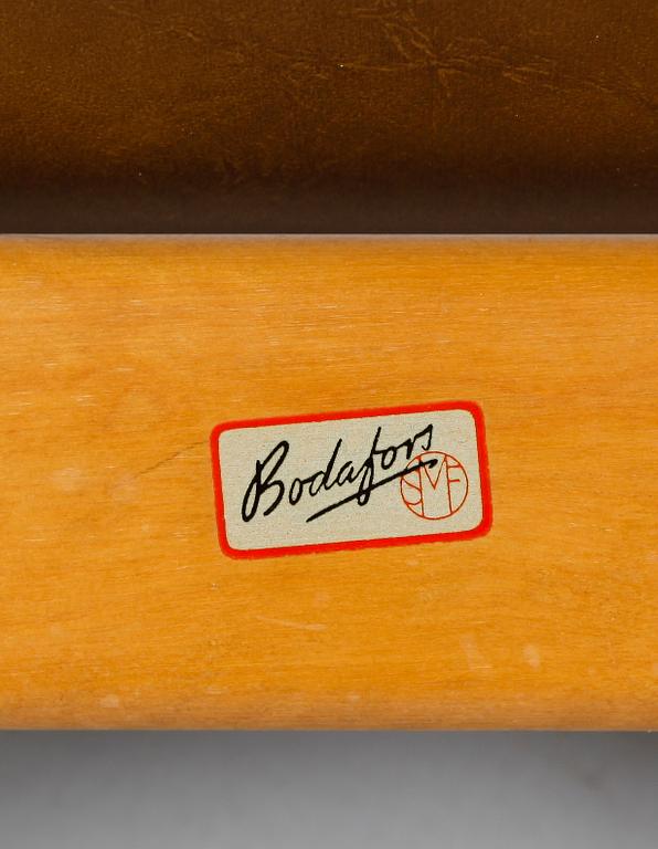 VILFÅTÖLJ, Axel Larsson, Svenska Möbelfabriken, 1940/50-tal.