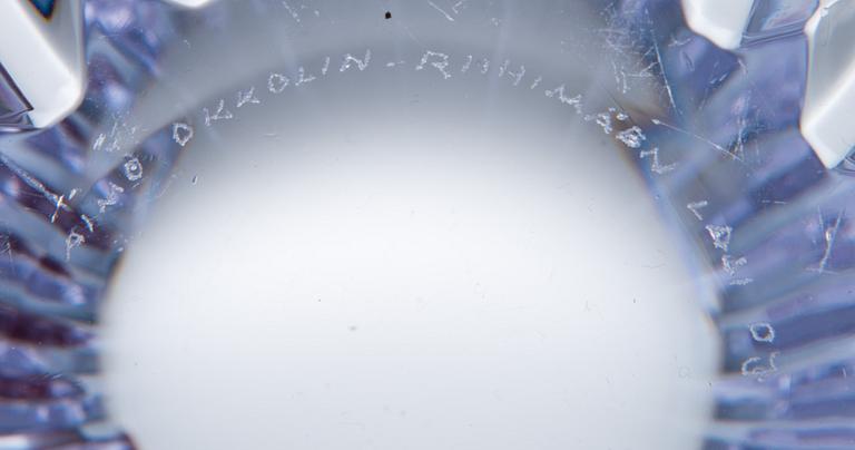 A Terälehdet (Petals) glass bowl signed Aimo Okkolin Riihimäen lasi Oy.