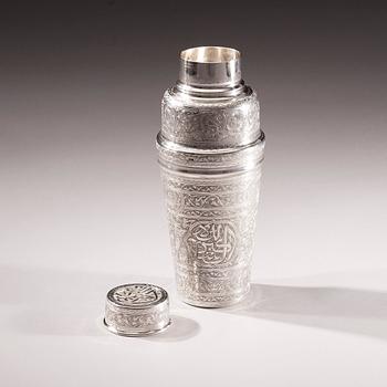 SHAKER, silver, orientalisk, bär finska kontrollstäplar 1988. Totalvikt ca 437 g.