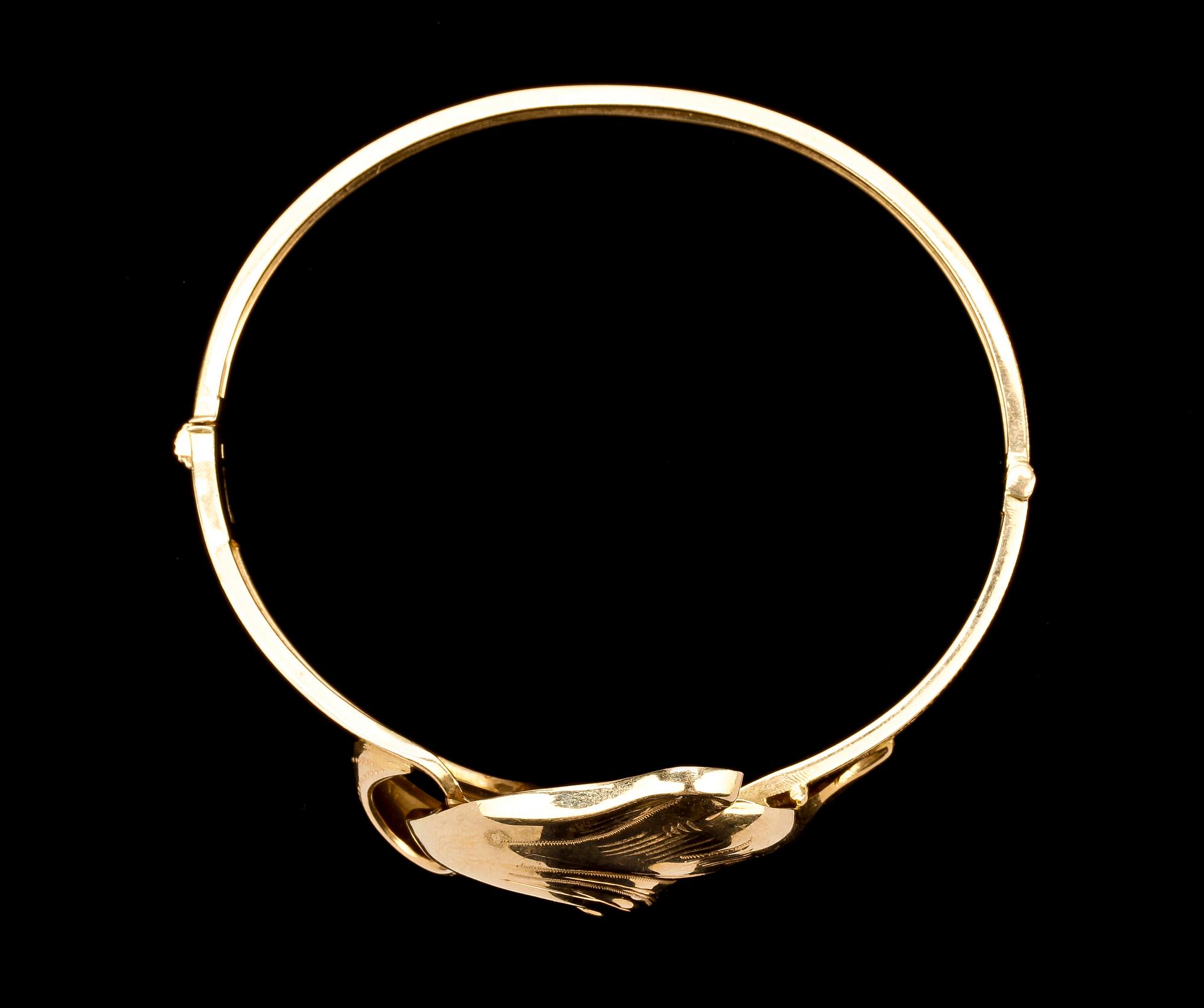 ARMRING SAMT BROSCH, guld 18K, Gustaf Dahlgren & Co, Malmö 1943 resp 1878. Totalvikt ca 24 gram.