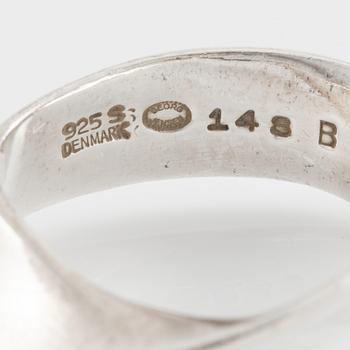 Vivianna Torun Bülow-Hübe, ring "Möbius", sterling silver, for Georg Jensen.