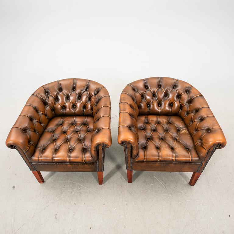 Fåtöljer, 1 par, skinn, 1900-talets andra hälft.
