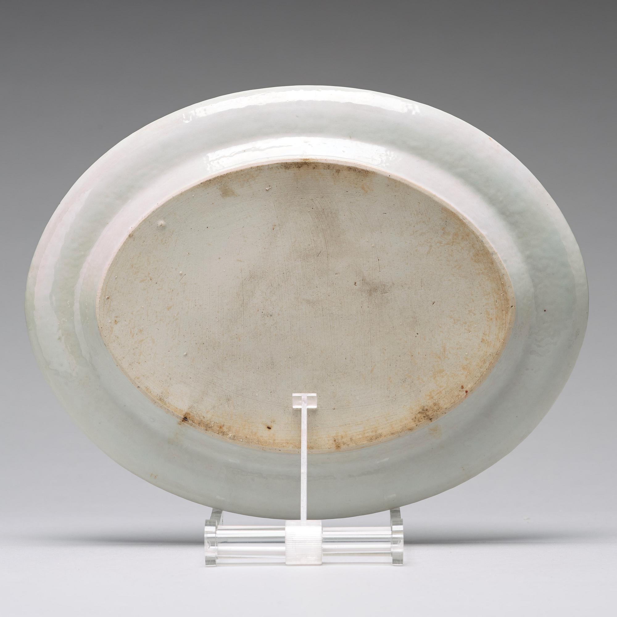 STEKFAT, porslin. Qingdynastin, Kanton, 1800-tal.