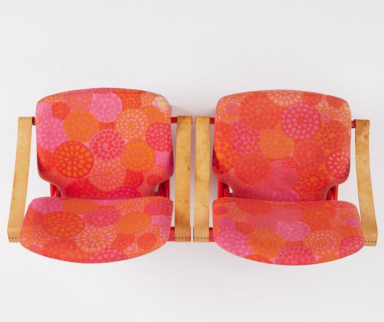 Olof Ottelin, fåtöljer ett par, "Jumbo", modell "174", Kervo Snickerifabrik för Stockmann, Finland, 1960-tal.