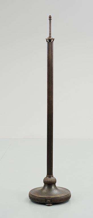 GOLVLAMPA, brons, 1920-tal.