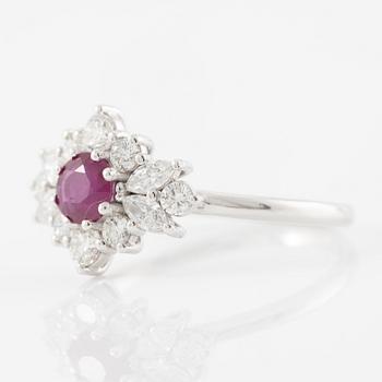 Ring 14K white gold with a ruby and brilliant- and marquise-cut diamonds.