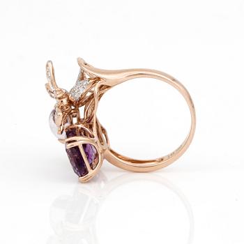 RING, 14K rosa guld med ametist, kvarts, granat och små diamanter. Totalvikt ca 5,96 g.