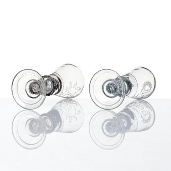 Glas, två stycken, 1700-tal.
