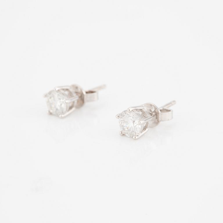 Örhängen 18K vitguld med briljantslipade diamanter.