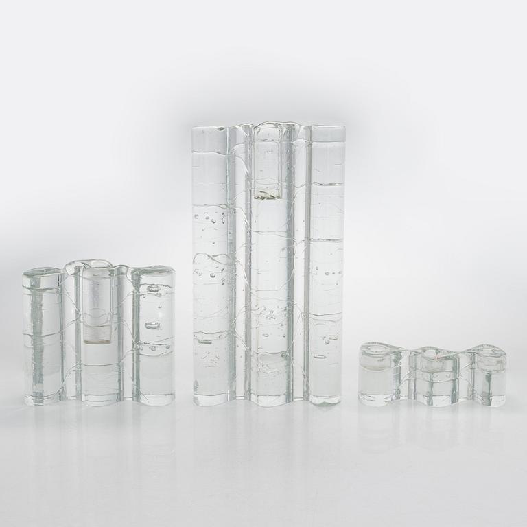 Timo Sarpaneva, Glasskulptur / ljusstakar, 3 st. Arkipelago-serien. Sign. Timo Sarpaneva.