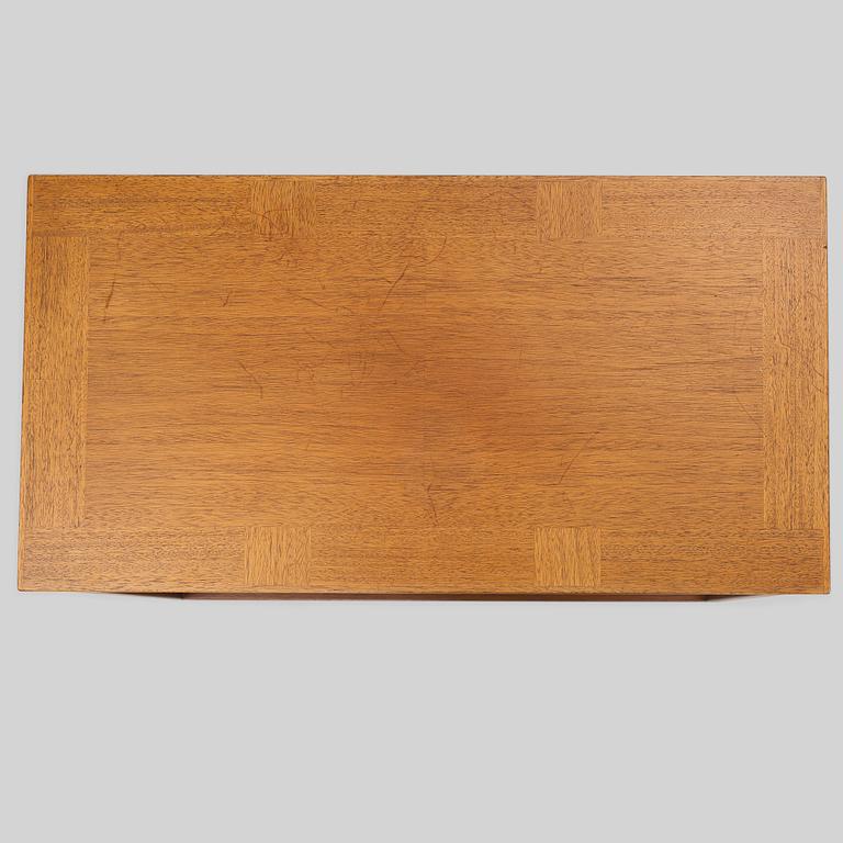 Carl Malmsten, Nest of tables, 3 pieces, “Släden”, jubilee model, 1988, no. 157.