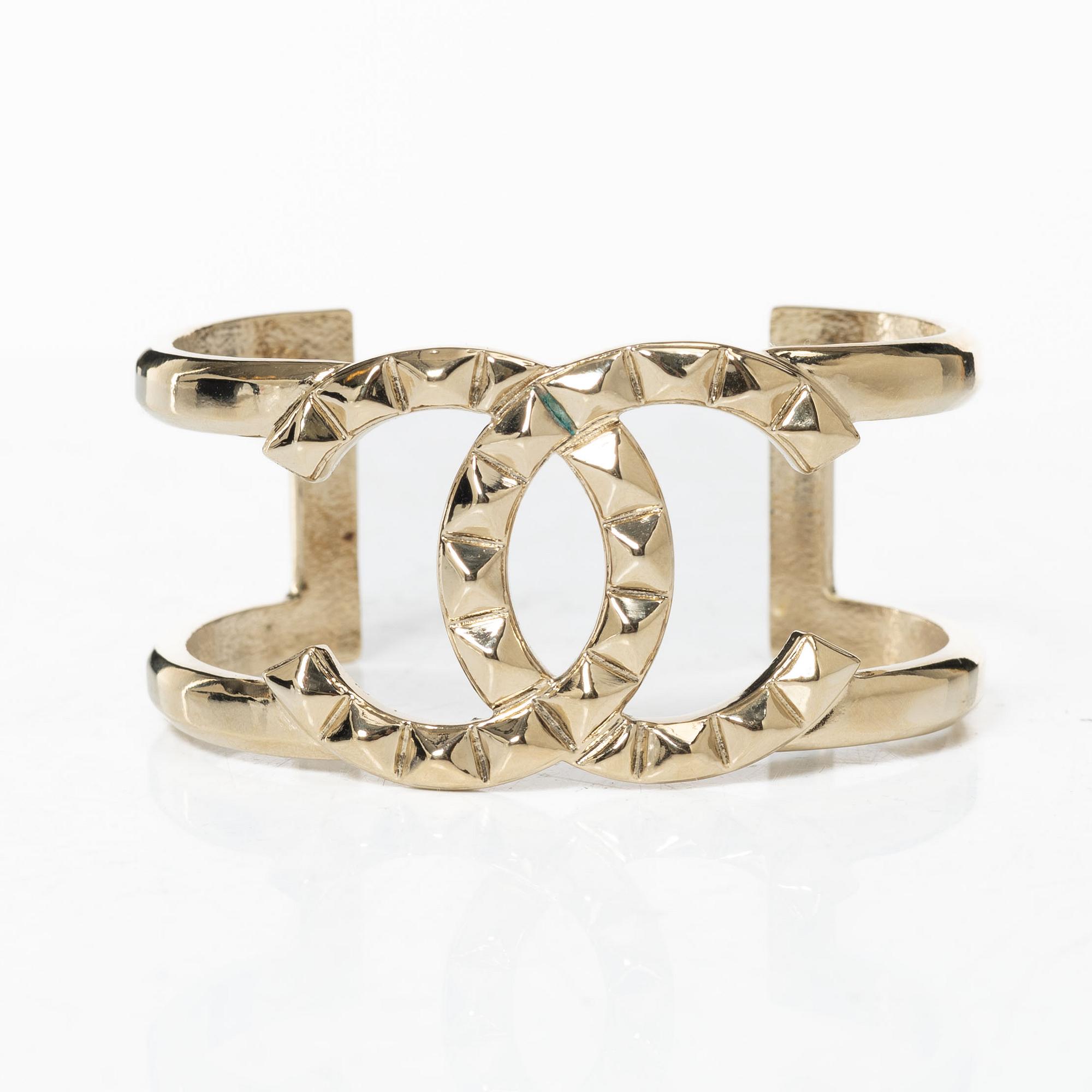 Chanel, arm ring, 2017.