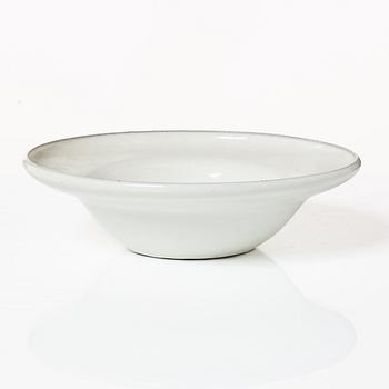 Kennet Williamsson, fyra keramiska objekt, varav tre signerade.