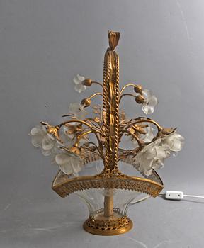 BORDSLAMPA, 1900-tal, förgylld metall och glas.