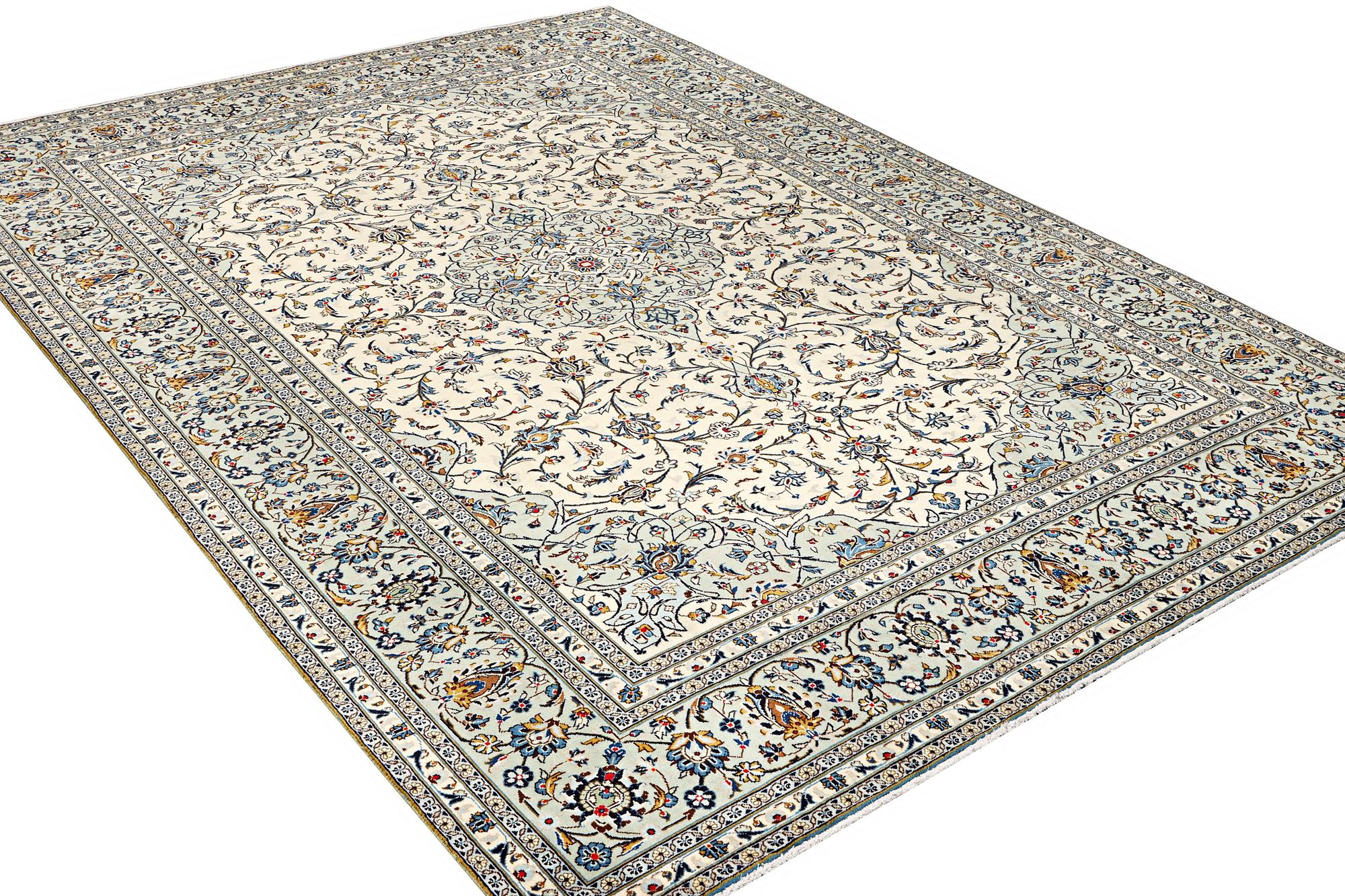 A Kashan carpet, c. 400 x 290 cm.