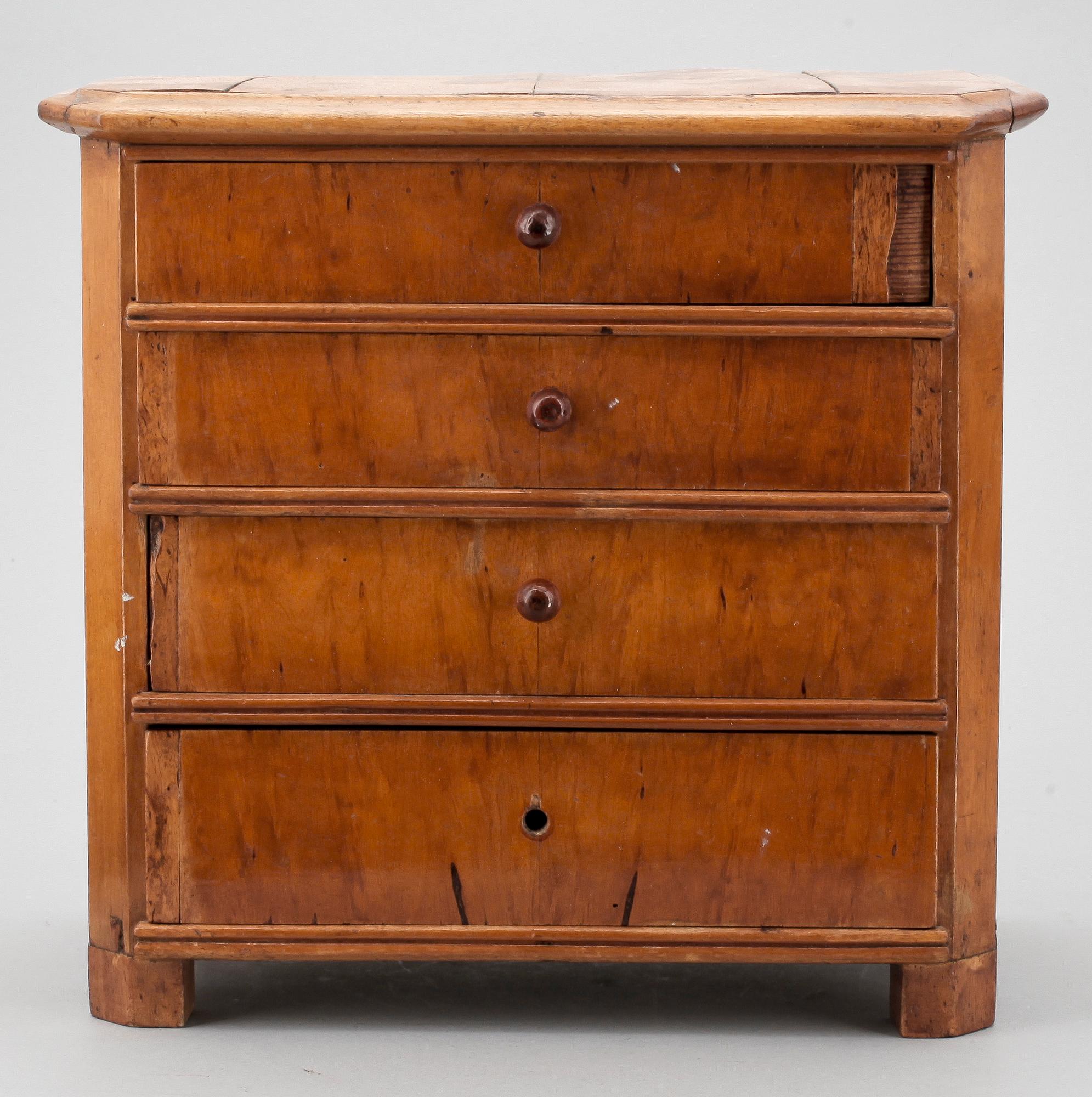 MINIATYRBYRÅ, Karl Johan, 1800-talets första hälft.