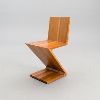 GERRIT RIETVELD, STOL, 280 Zig Zag, Cassina, 1900-talets slut. Formgiven 1934.