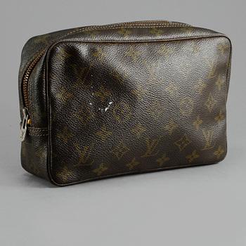 NESSESÄR, "Trousse Toilette 23", Louis Vuitton.