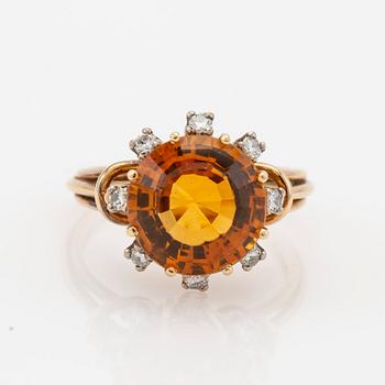 Ring, 14k gold with orange citrine and brilliant-cut diamonds.