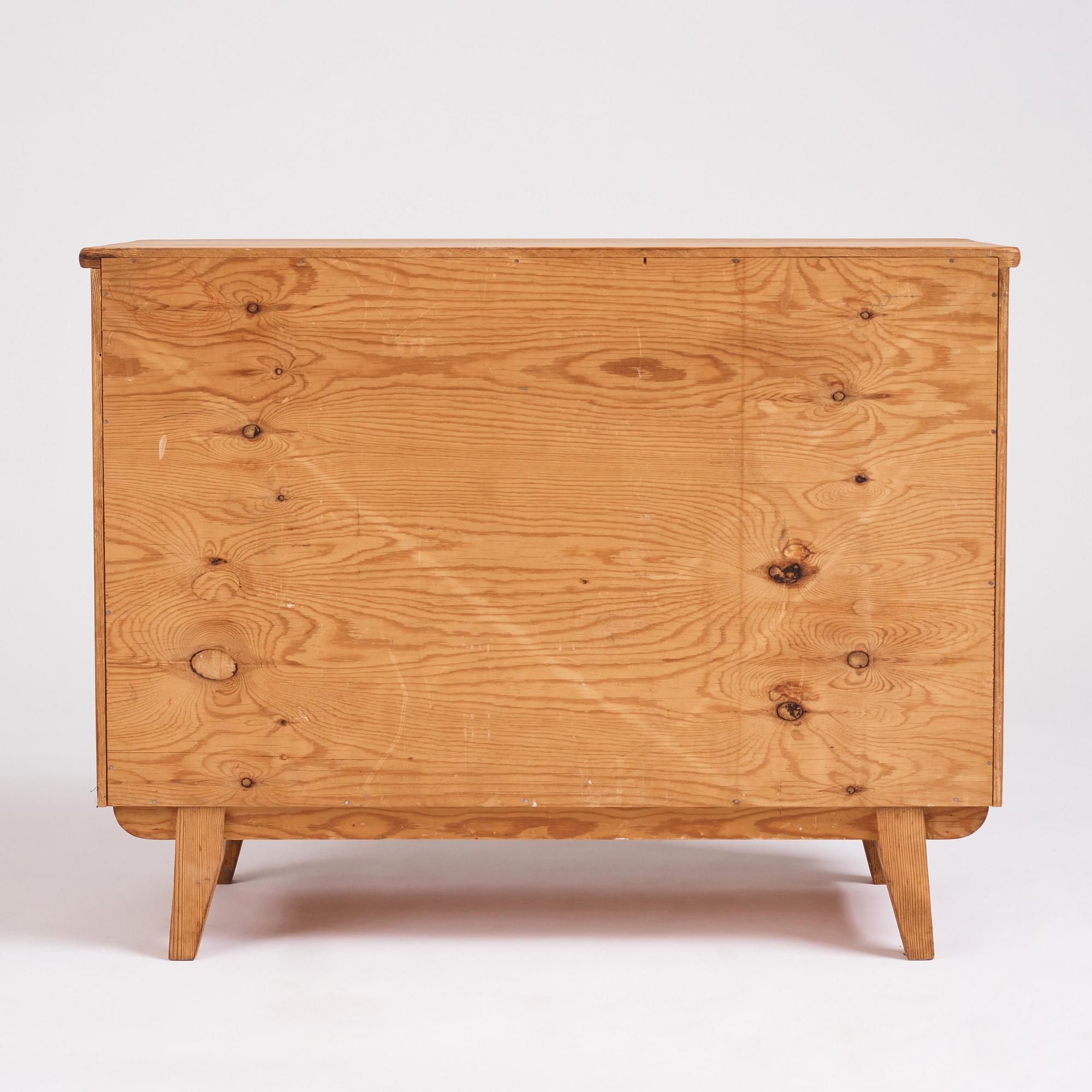 Göran Malmvall, a Swedish Modern pine chest of drawers, Karl Andersson & Söner Möbelfabrik, mid 20th century.