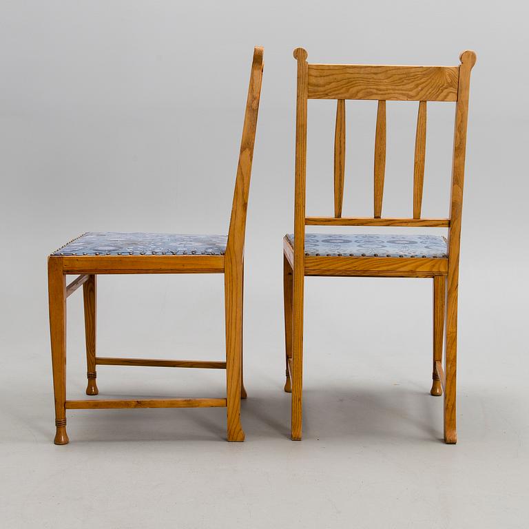 YRJÖ BLOMSTEDT, BORD OCH SEX STOLAR. Formgivna av Yrjö Blomstedt, 1902.