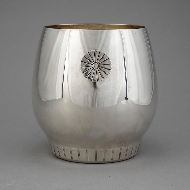 VINKYLARE, nysilver, Sigvard Bernadotte för Fyrklövern. Numrerad 865/2000.