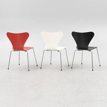 Arne Jacobsen, six 'Series 7' chairs, Fritz Hansen, Denmark, 1998.