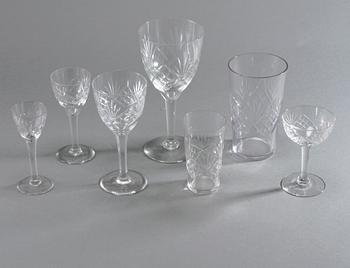 GLASSERVIS, 85 delar, Helgaliknande modell, 1900-tal.