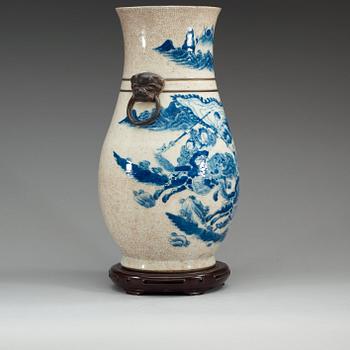 A large blue and white vase, late Qing dynasty, circa 1900.
