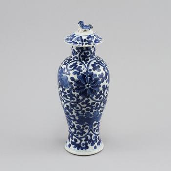 LOCKURNA, porslin, Kina, troligen 1800-tal.