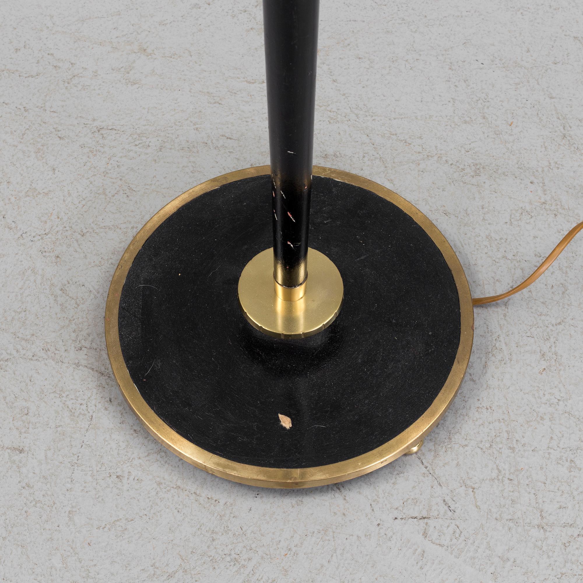 A mid 20th century floor lamp.