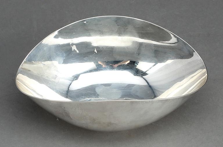 SKÅL, silver, Hélène Gärdfeldt för Hovjuvelerare Carlman AB, Stockholm, 1958. Vikt ca 180,2 g.